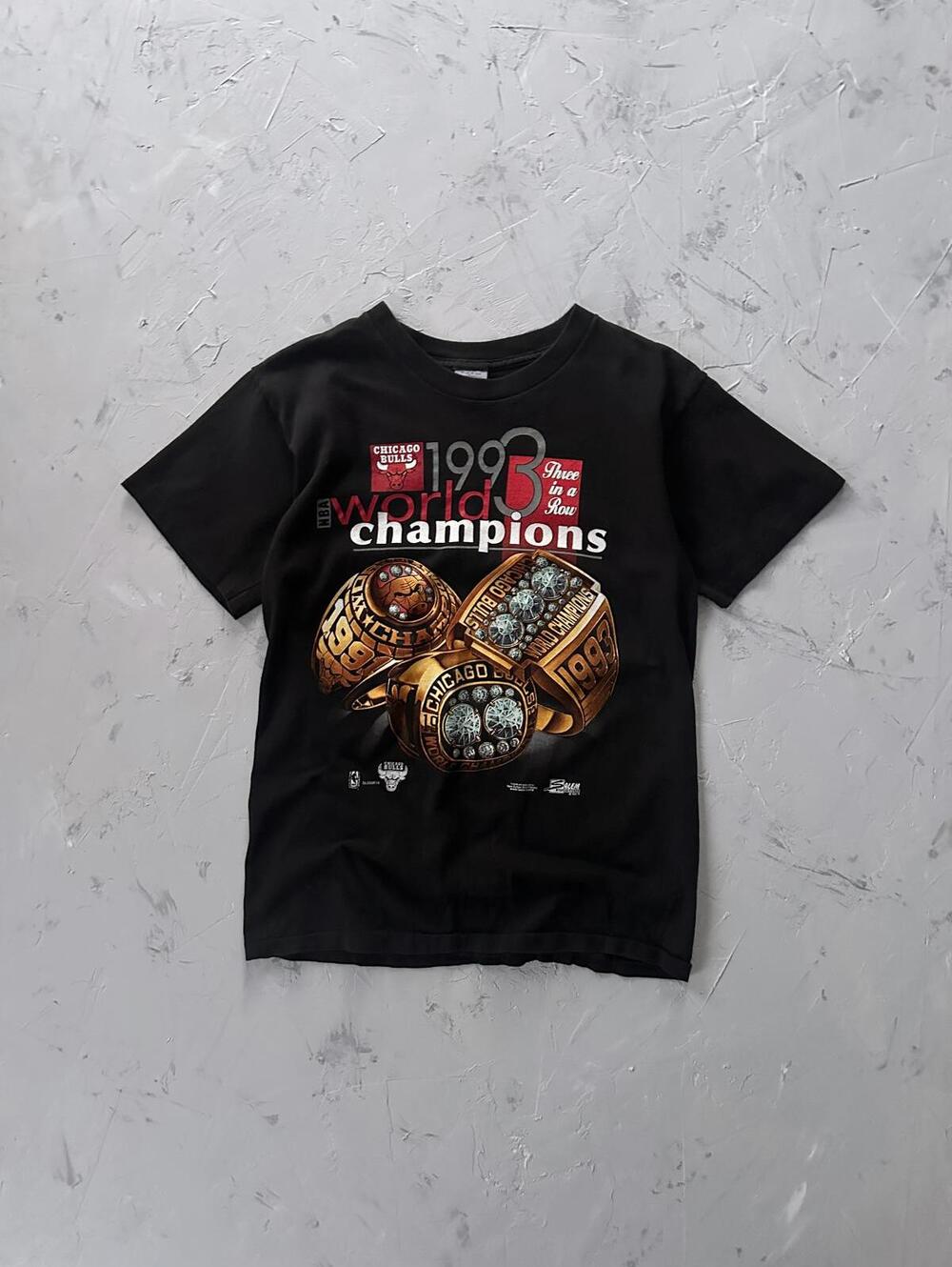 Vintage 90's NBA Chicago Bulls 1993 Champion tee